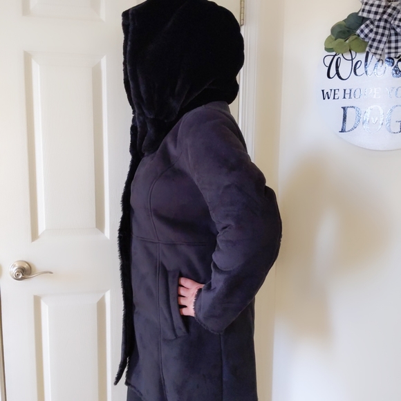 Dennis Basso black plush faux fur coat with hood size Small - Picture 3 of 15